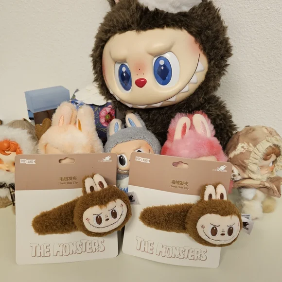 THE MONSTERS HAIR CLIP, ASIA EXCLUSIVE - Picture 1 of 4